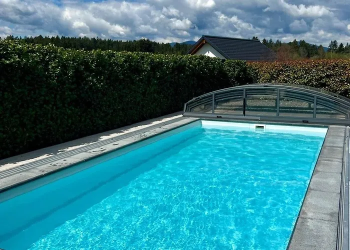 Modernes Mit Pool Naehe Woerthersee & Golfplatz Feldkirchen in Kärnten